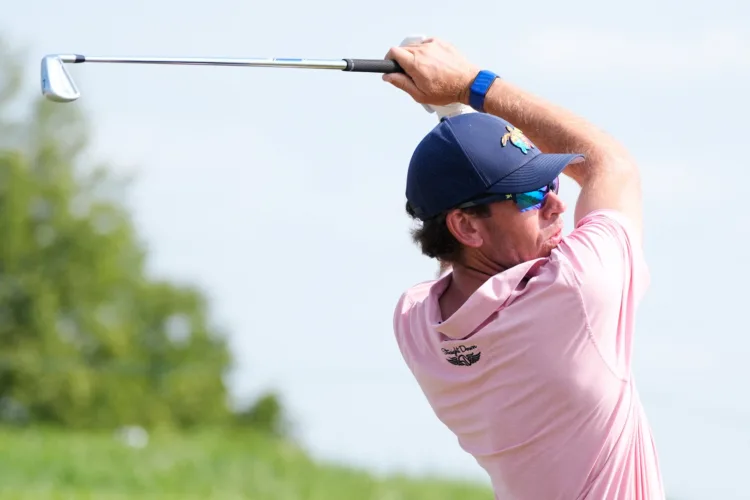 Ben Kohles shoots 62 to take early lead at 3M Open